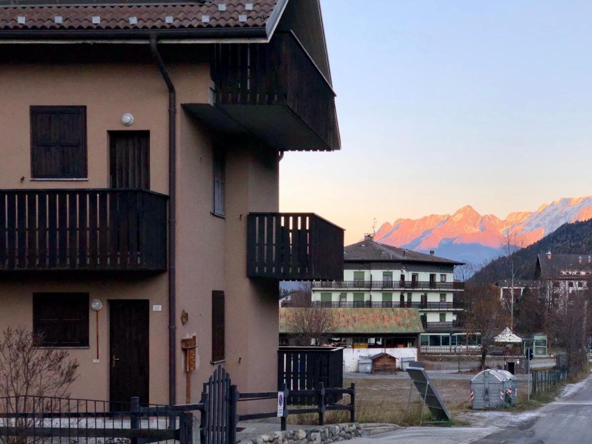 Tabla - Confort Ed Eleganza A 100 Mt Dagli Impianti Aprica Luaran gambar