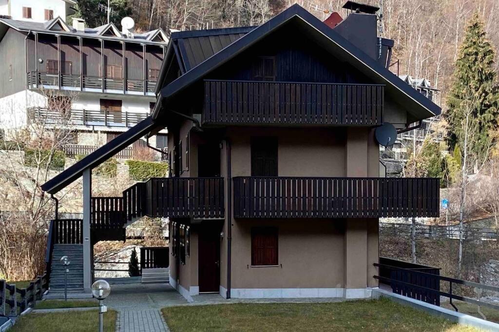 Tabla - Confort Ed Eleganza A 100 Mt Dagli Impianti Aprica Luaran gambar